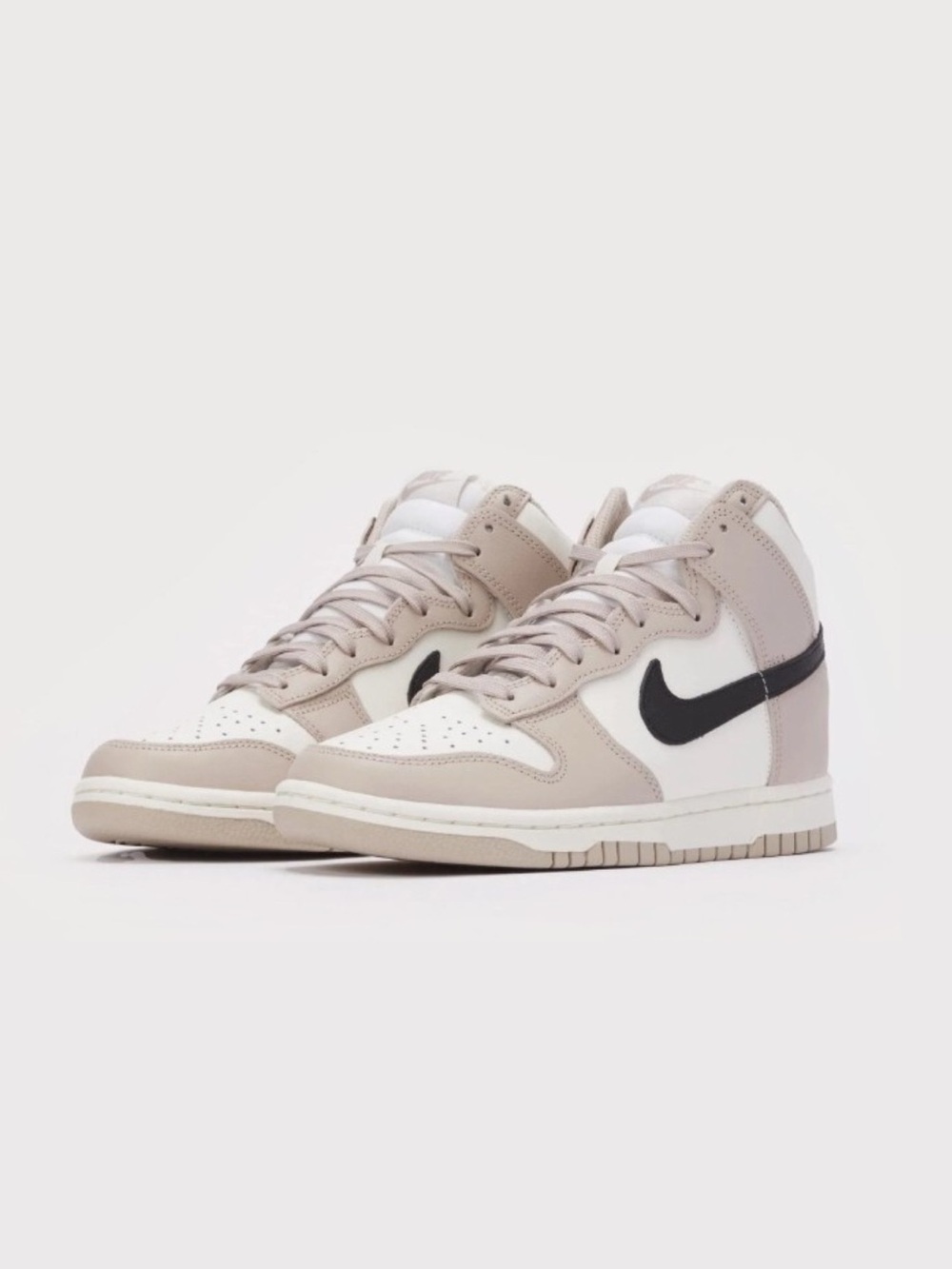 Nike Women’s Dunk High Fossil Stone